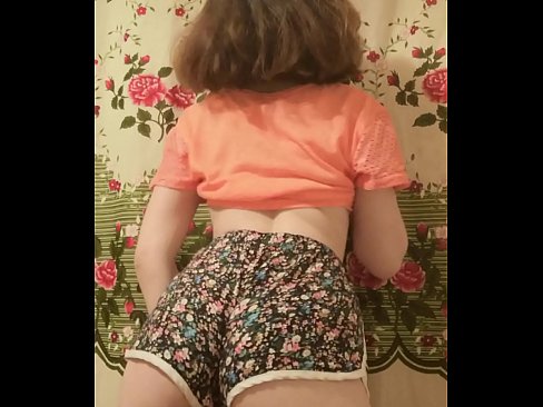 ❤️ Babe muda seksi menanggalkan seluar pendeknya pada kamera ️ Video persetan pada ms.verhentai.ru ❌️❤